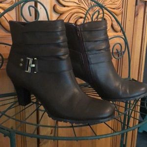 A2 by Aerosoles bootie